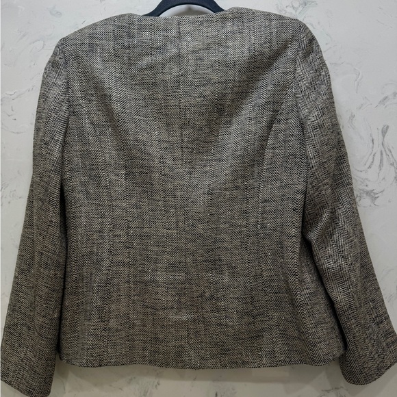 100% Silk Doncaster Women's Brown Blazer with Floral Accents - Picture 2 of 10